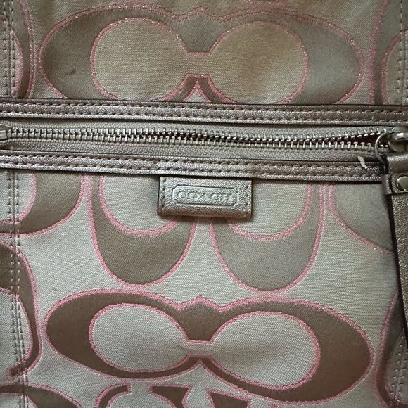 Light beige Coach cross-body purse with beige and pink C design - Picture 2 of 8